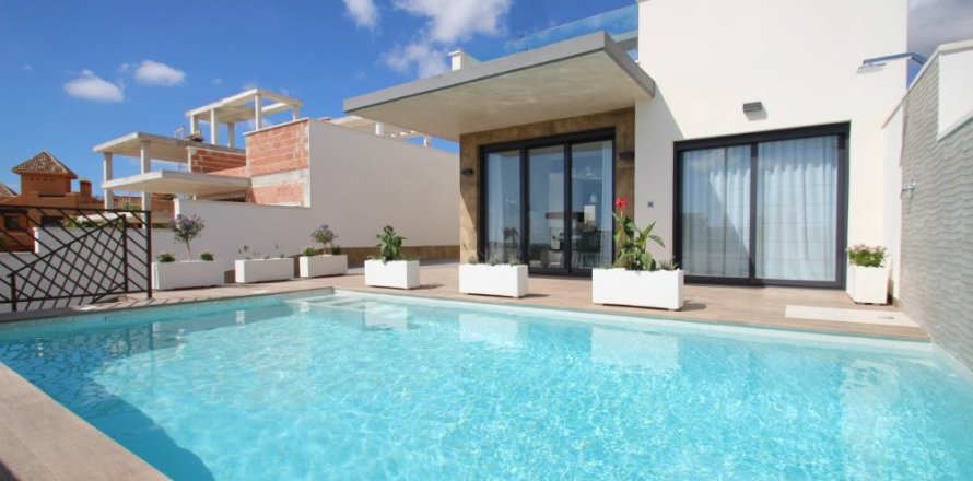 Villa à Dehesa De Campoamor, Alicante, Espagne 4 chambres, 134 m2 No. 145511