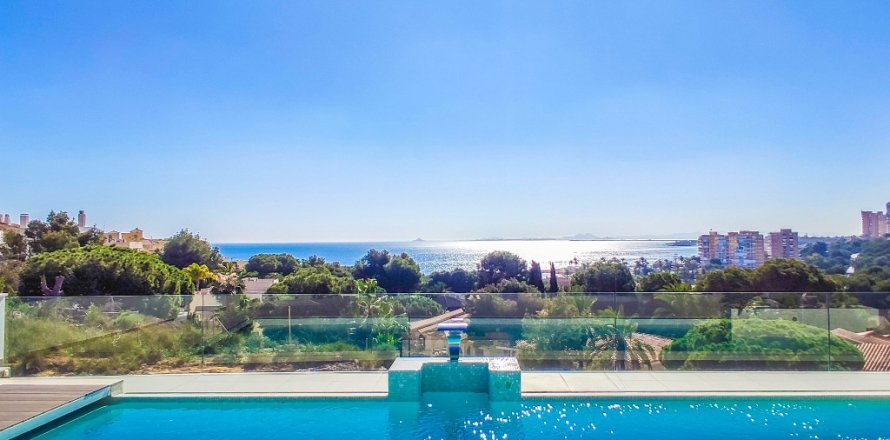 Villa à Dehesa De Campoamor, Alicante, Espagne 3 chambres, 194 m2 No. 145514