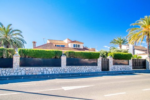 Villa zum Verkauf in Pilar de la Horadada, Alicante, Spanien 4 Schlafzimmer, 288 m2 Nr. 145517 - Foto 28