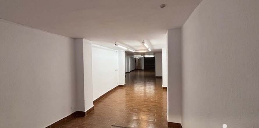 Propiedad comercial en Huelva, España 2 dormitorios, 151 m2 No. 185827