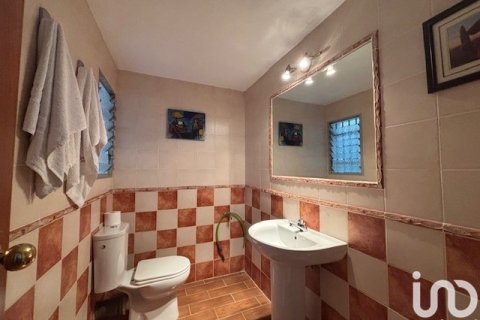Propiedad comercial en venta en Huelva, España 2 dormitorios, 151 m2 No. 185827 - foto 9