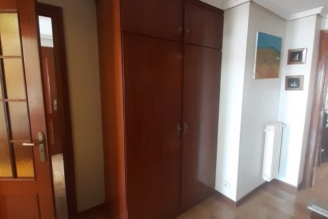 Продажа квартиры в Ла-Баньеса, Леон, Испания 4 спальни, 111м2 №185831 - фото 25