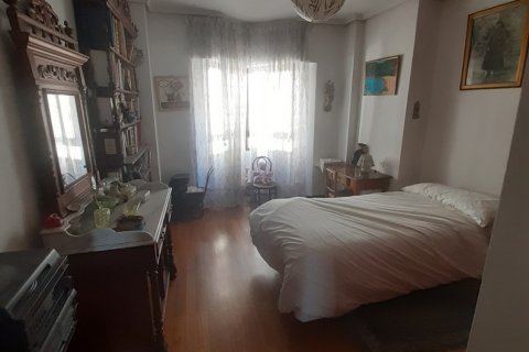 Продажа квартиры в Ла-Баньеса, Леон, Испания 4 спальни, 111м2 №185831 - фото 17