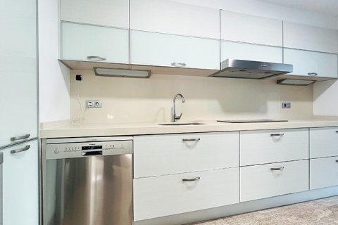 Tvåvåningslägenhet till salu i Mallorca, Spanien 5 sovrum, 162 kvm. Nr. 143763 - foto 27