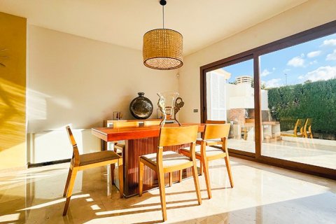 Tvåvåningslägenhet till salu i Mallorca, Spanien 5 sovrum, 162 kvm. Nr. 143763 - foto 8