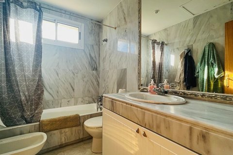 Tvåvåningslägenhet till salu i Mallorca, Spanien 5 sovrum, 162 kvm. Nr. 143763 - foto 17