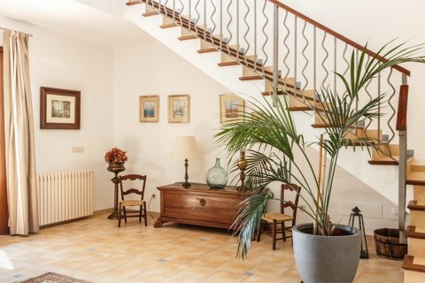 Villa for sale in Inca, Mallorca, Spain 4 bedrooms, 375 sq.m. No. 148007 - photo 28