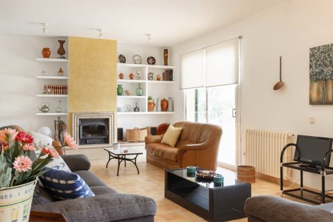 Villa for sale in Inca, Mallorca, Spain 4 bedrooms, 375 sq.m. No. 148007 - photo 8