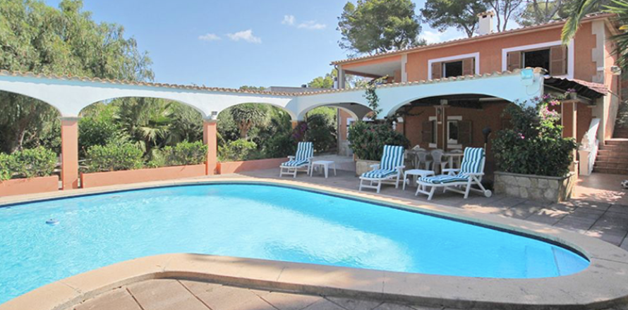 Villa à Santa Ponsa, Mallorca, Espagne 4 chambres, 350 m2 No. 148005