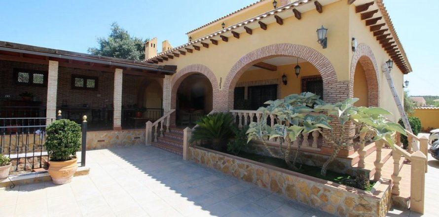 Huvila Bigastro, Alicante, Espanja 4 makuuhuonetta,  No. 144041