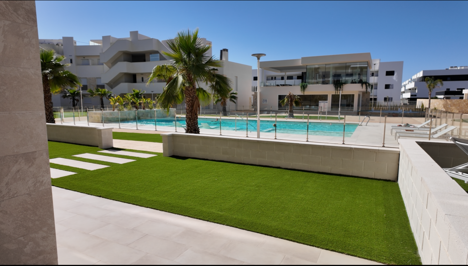 Apartment in Guardamar del Segura, Alicante, Spain 2 bedrooms,  No. 195384