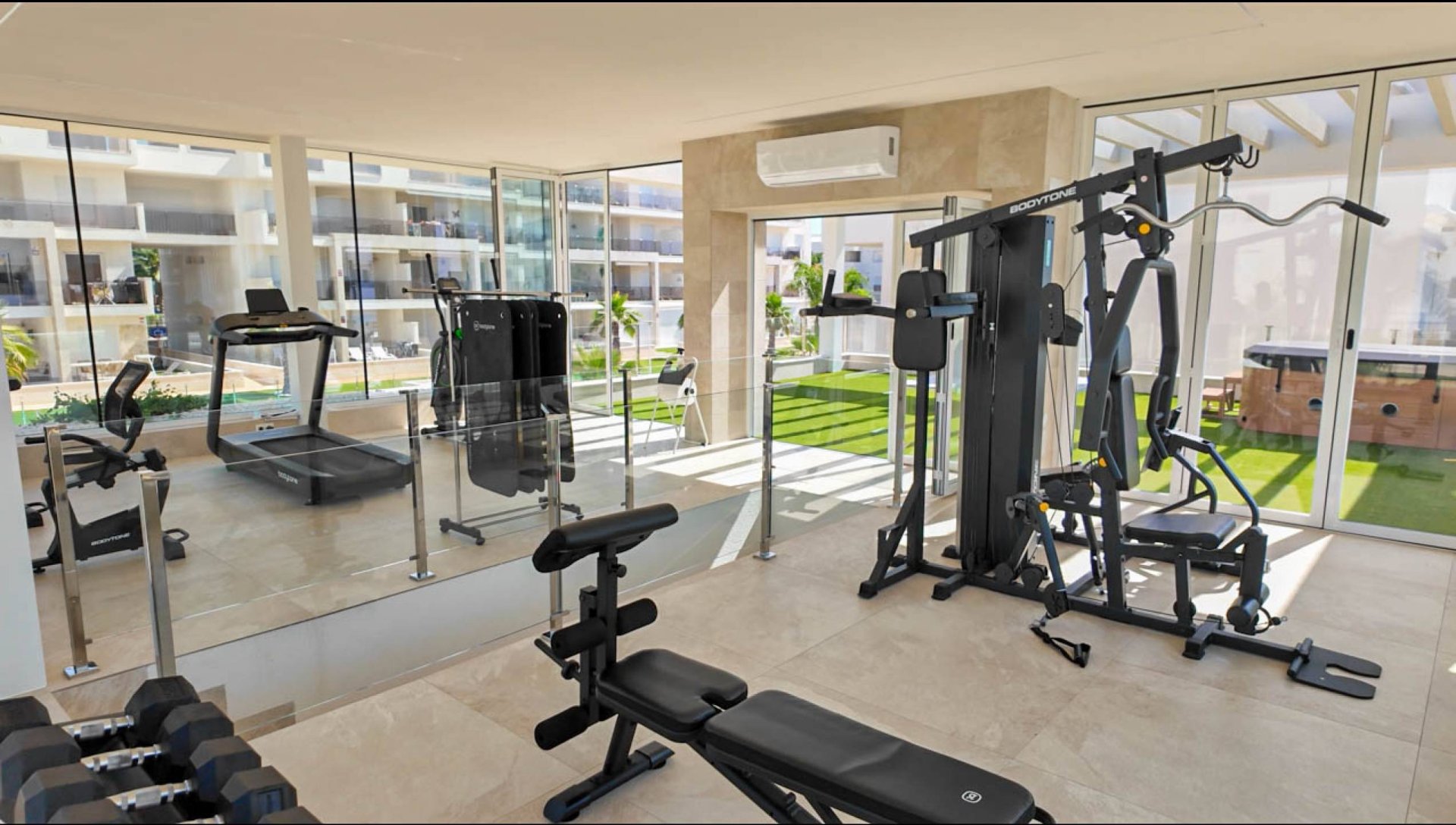 Apartment in Guardamar del Segura, Alicante, Spain 2 bedrooms,  No. 195384