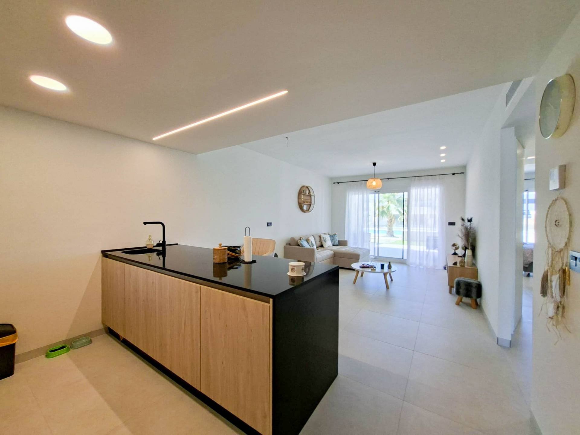Apartment in Guardamar del Segura, Alicante, Spain 2 bedrooms,  No. 195384