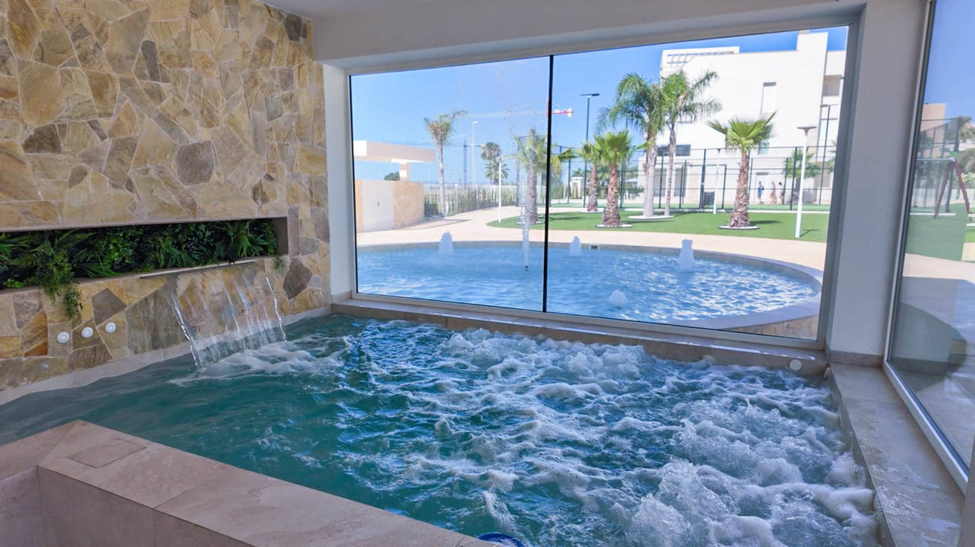 Apartment in Guardamar del Segura, Alicante, Spain 2 bedrooms,  No. 195384