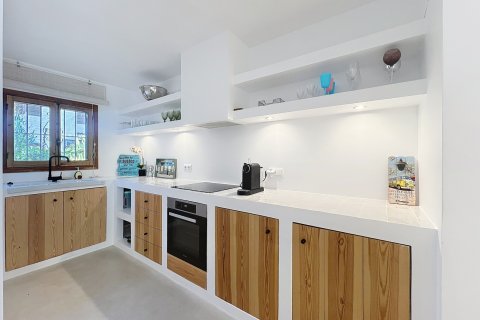 Villa for sale in Benissa, Alicante, Spain 3 bedrooms, 150 sq.m. No. 195386 - photo 2
