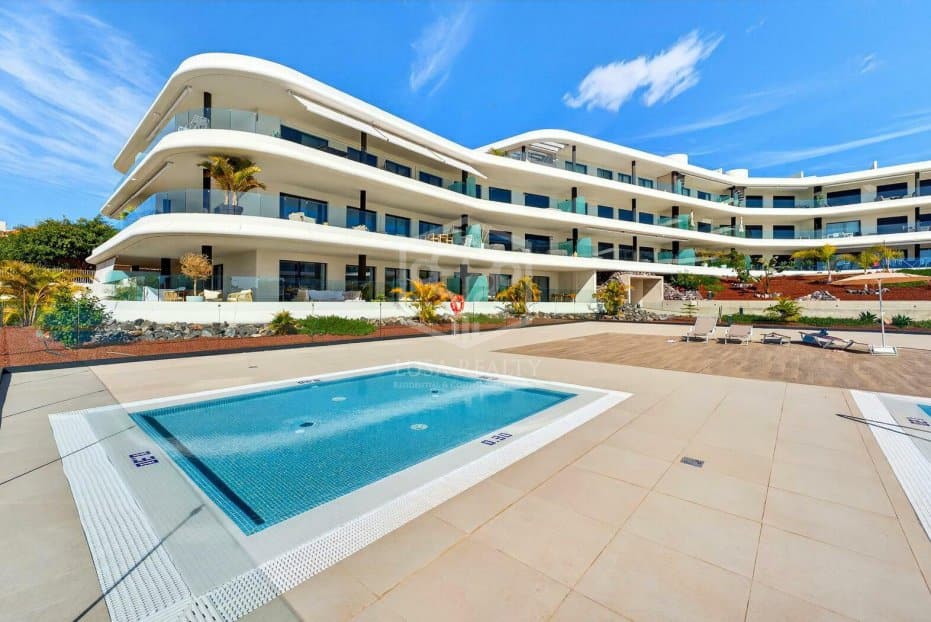 Apartamento en Adeje, Tenerife, España 2 dormitorios, 110 m2 No. 182681
