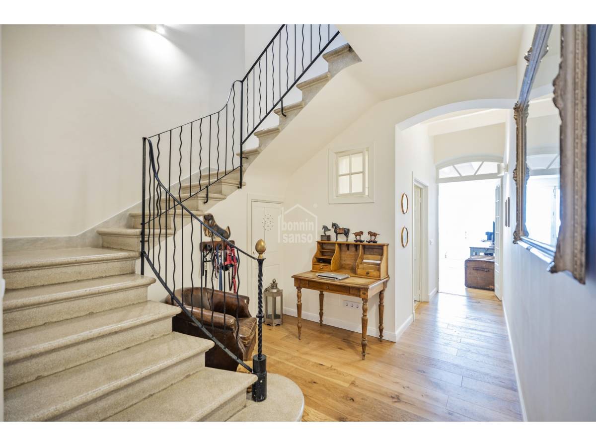 Radhus i Alaior, Menorca, Spanien 4 sovrum, 344 kvm. Nr. 182680
