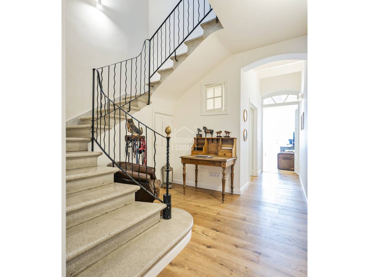 Radhus i Alaior, Menorca, Spanien 4 sovrum, 344 kvm. Nr. 182680