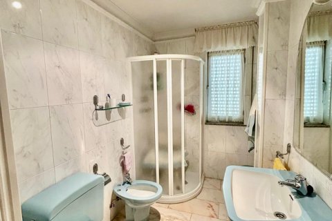 House for sale in La Baneza, Leon, Spain 3 bedrooms, 252 sq.m. No. 184805 - photo 12