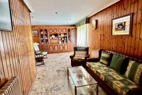 House for sale in La Baneza, Leon, Spain 3 bedrooms, 252 sq.m. No. 184805 - photo 4
