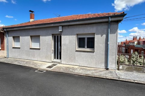 House in La Baneza, Leon, Spain 3 bedrooms, 252 sq.m. No. 184805