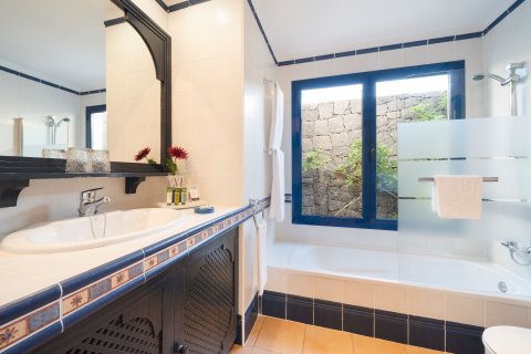 Продажа бунгало Плайя-Бланка, Лансароте, Испания 2 спальни, 85м2 №69257 - фото 9