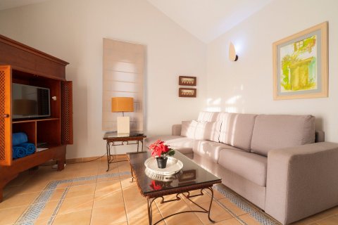 Продажа бунгало Плайя-Бланка, Лансароте, Испания 2 спальни, 85м2 №69257 - фото 3