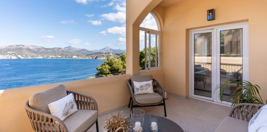 Dúplex en Santa Ponsa, Mallorca, España 2 dormitorios, 220 m2 No. 143425