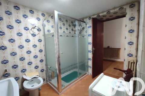 House for sale in San Justo de la Vega, Leon, Spain 5 bedrooms, 391 sq.m. No. 185374 - photo 9