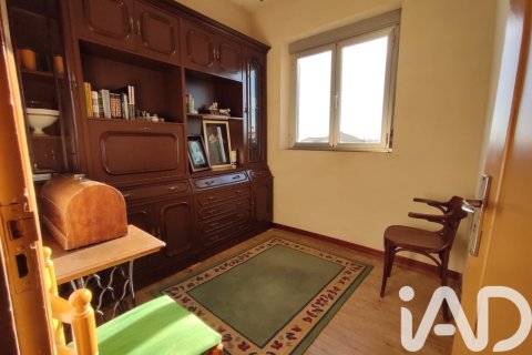 House for sale in San Justo de la Vega, Leon, Spain 5 bedrooms, 391 sq.m. No. 185374 - photo 16