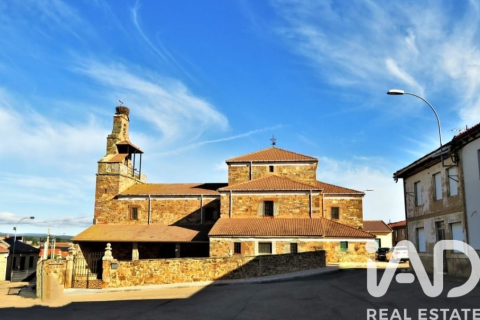 House for sale in San Justo de la Vega, Leon, Spain 5 bedrooms, 391 sq.m. No. 185374 - photo 27