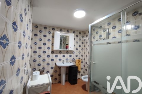 House for sale in San Justo de la Vega, Leon, Spain 5 bedrooms, 391 sq.m. No. 185374 - photo 10