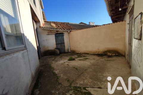 House for sale in San Justo de la Vega, Leon, Spain 5 bedrooms, 391 sq.m. No. 185374 - photo 23
