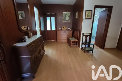 House for sale in San Justo de la Vega, Leon, Spain 5 bedrooms, 391 sq.m. No. 185374 - photo 5