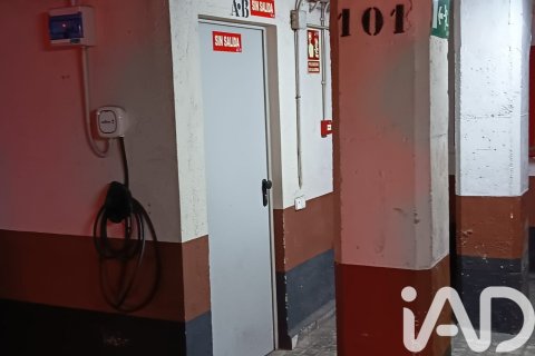Autotallit myytävänä Madrid, Espanja , No. 185401 - kuva 7