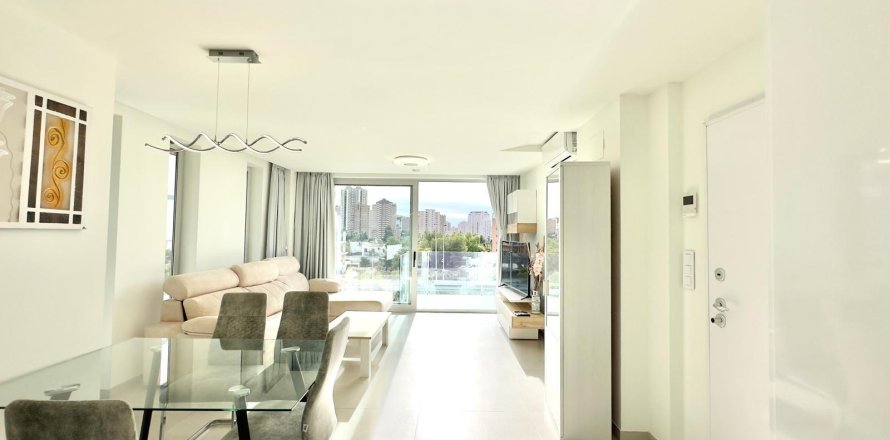 Apartment à Benidorm, Alicante, Espagne 2 chambres, 103 m2 No. 179616