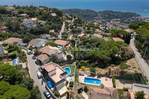 Willa w Lloret de Mar, Girona, Hiszpania 5 sypialni, 250 mkw. nr 176994 – zdjęcie 28