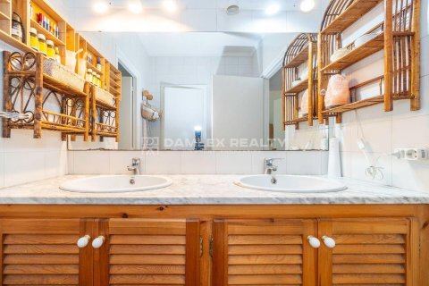 Dom w Sant Feliu de Guixols, Girona, Hiszpania 3 sypialnie, 336 mkw. nr 176996 – zdjęcie 30