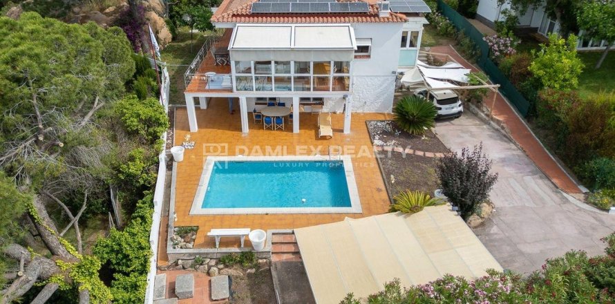 Dom w Sant Feliu de Guixols, Girona, Hiszpania 3 sypialnie, 336 mkw. nr 176996