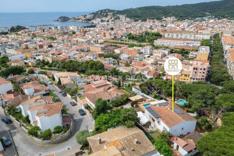 Dom w Sant Feliu de Guixols, Girona, Hiszpania 3 sypialnie, 336 mkw. nr 176996 – zdjęcie 2