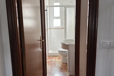 Townhouse for sale in Guillena, Seville, Spain 3 bedrooms, 94 sq.m. No. 188336 - photo 6