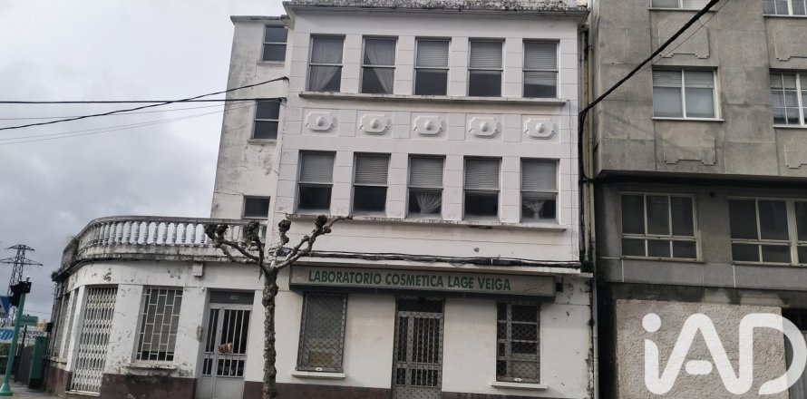 House à Fene, A Coruna, Espagne 454 m2 No. 188127