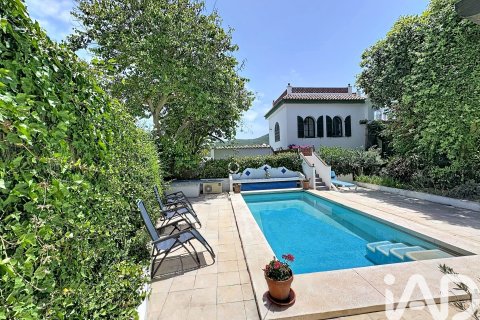 House à Algeciras, Cadiz, Espagne 5 chambres, 973 m2 No. 188124