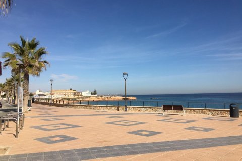 Villa till salu i Pilar de la Horadada, Alicante, Spanien 3 sovrum, 211 kvm. Nr. 151621 - foto 23