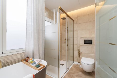 Apartamento en venta en Barcelona, España 3 dormitorios, 94 m2 No. 182381 - foto 24