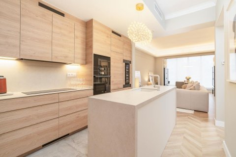 Apartamento en venta en Barcelona, España 3 dormitorios, 94 m2 No. 182381 - foto 13