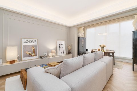 Apartamento en venta en Barcelona, España 3 dormitorios, 94 m2 No. 182381 - foto 3