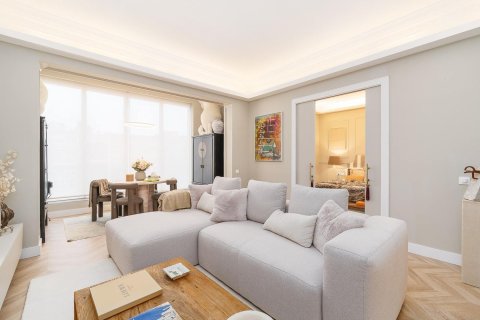 Appartamento a Barcelona, Spagna 3 camere da letto, 94 mq. N° 182381