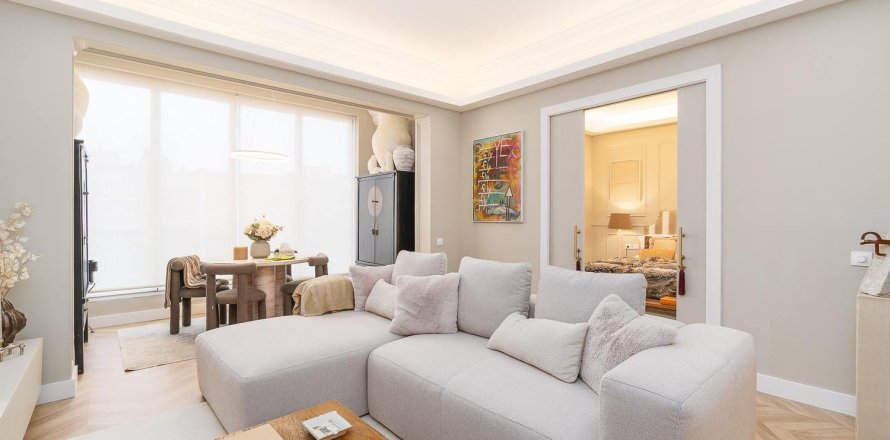 Apartamento en Barcelona, España 3 dormitorios, 94 m2 No. 182381