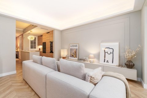 Apartamento en venta en Barcelona, España 3 dormitorios, 94 m2 No. 182381 - foto 4